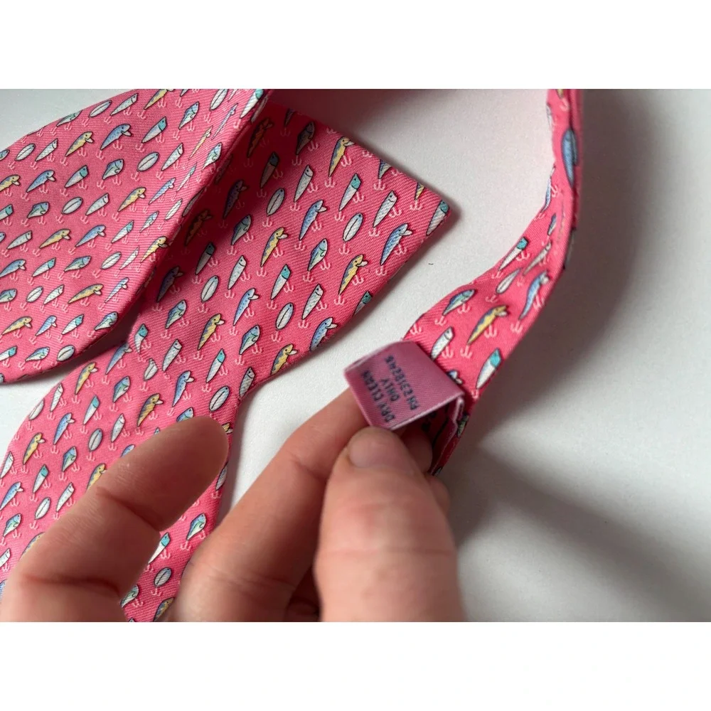 Vineyard Vines Pink Fishing Lure Silk Self‎ Tie Bow Tie Adjustable USA